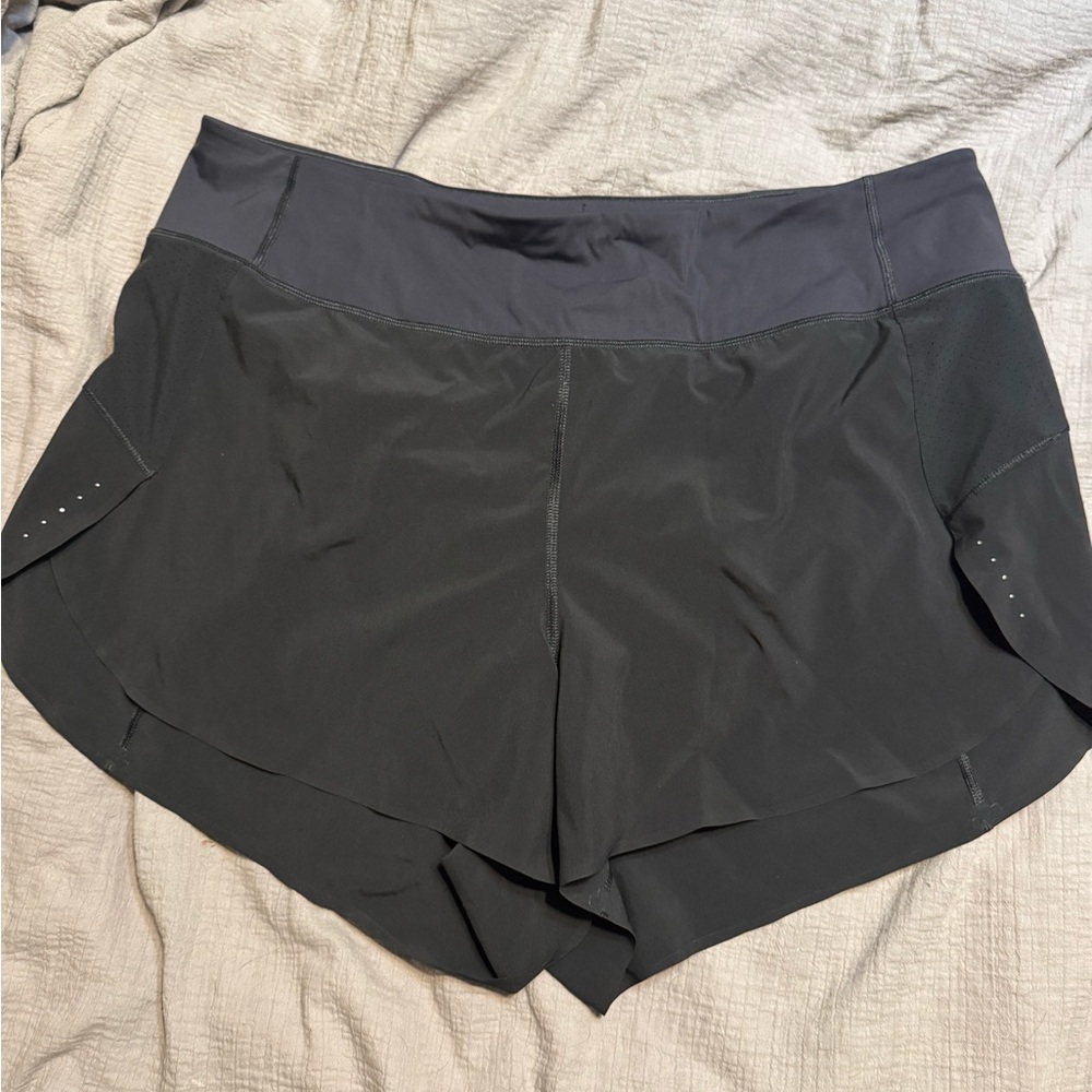 Athleta Black Run With It 3.5" Short